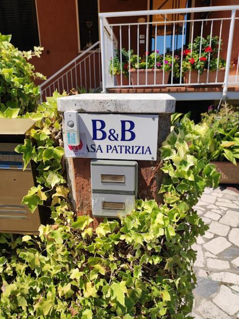 Casapatrizia B&B Сірміоне Екстер'єр фото