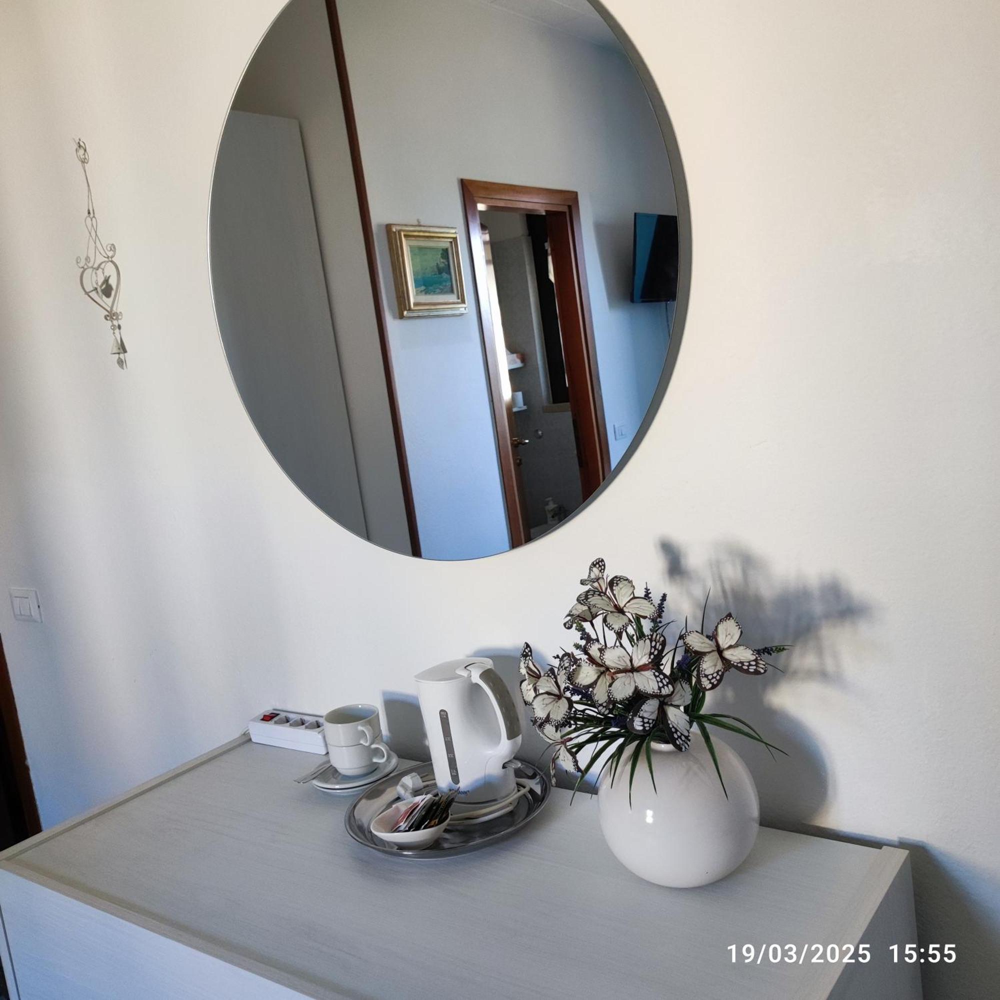 Casapatrizia B&B Сірміоне Екстер'єр фото