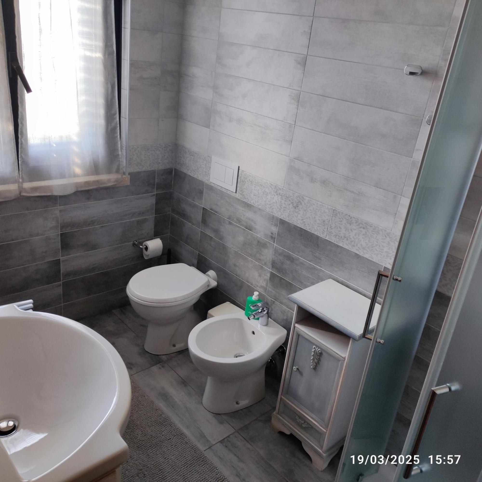 Casapatrizia B&B Сірміоне Номер фото